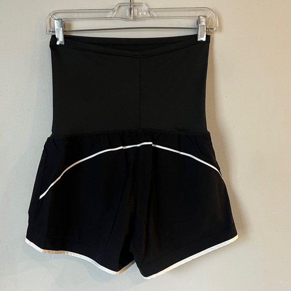 MAACIE MATERNITY Women’s Black Over the Bump Gym Shorts Size S - Picture 2 of 4